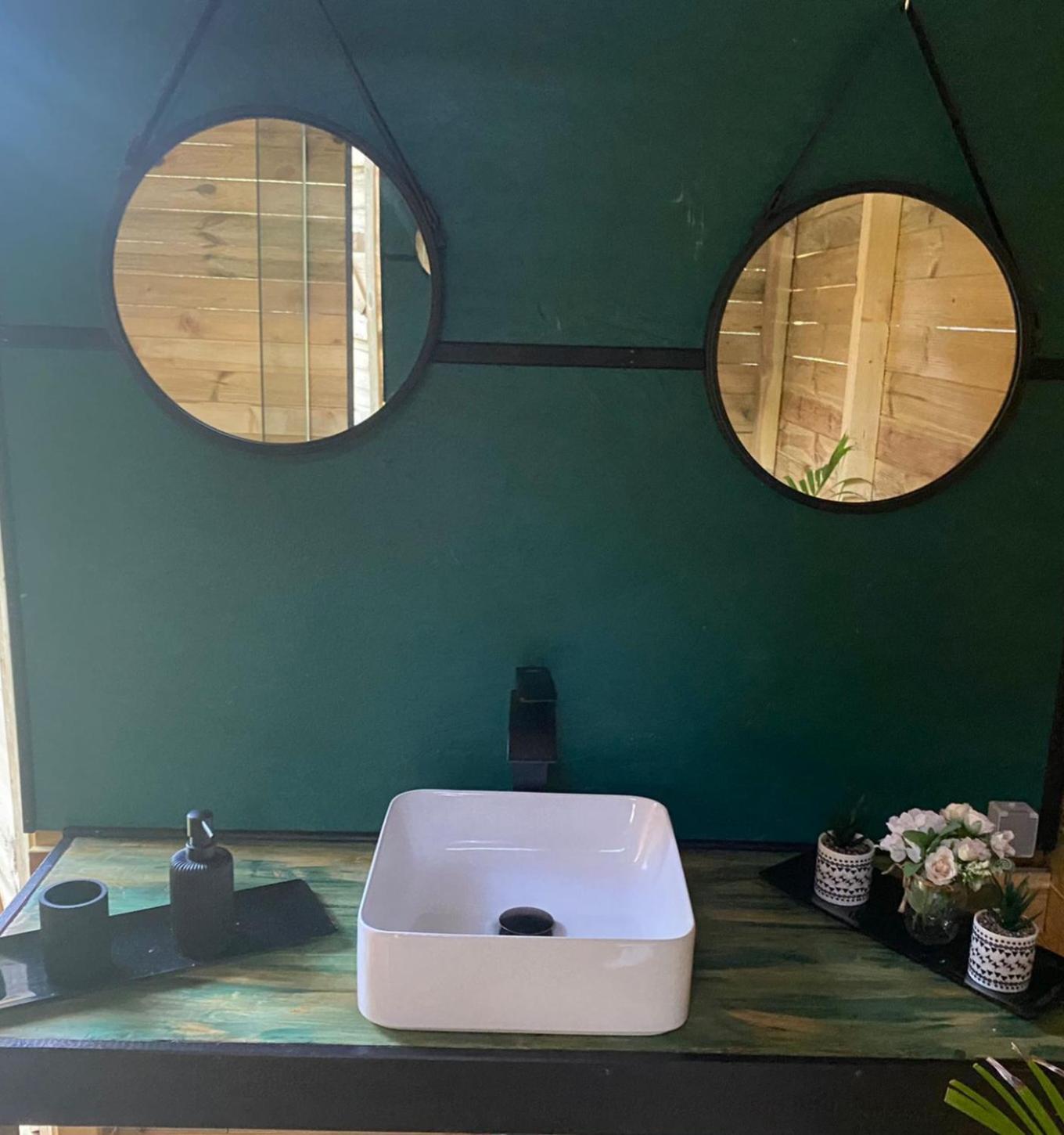 Domaine Authentique De Rose Luxury tent